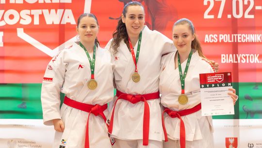 Weronika Wojciechowska ze złotym medalem w drużynie na Akademickich Mistrzostwach Polski w Karate Weronika Wojciechowska ze złotym medalem w drużynie na Akademickich Mistrzostwach Polski w Karate