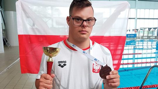 Weź udział w licytacji lub zostaw lajka i pomóż Szymonowi