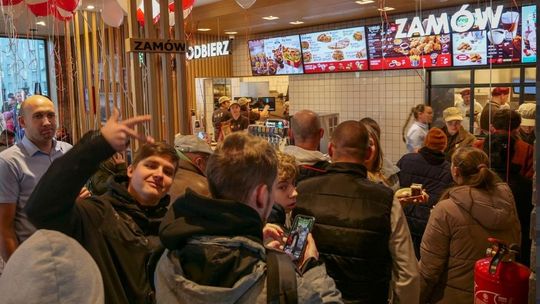 Wiadomo ilu ludzi odwiedziło KFC w Kędzierzynie-Koźlu w dniu otwarcia