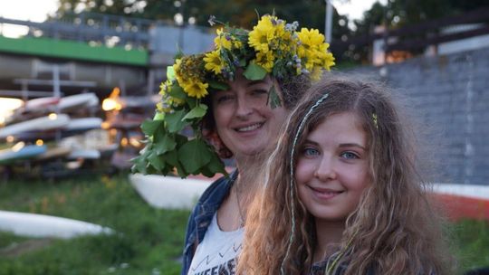 Wianki, muzyka i taniec nad Odrą. Noc Świętojańska na Przystani „Szkwał”