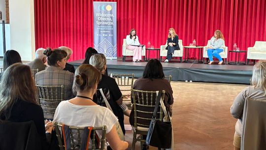 „Widoczne, obecne, sprawcze”. Konferencja z udziałem kobiet odbyła się w Kędzierzynie-Koźlu. ZDJĘCIA