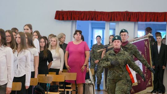 Więcej uczniów i więcej oddziałów w szkołach powiatowych. Edukacja, która patrzy w przyszłość
