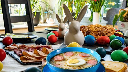 Wielkanocne śniadanie bez gotowania? Restauracja Solidaris przygotowała świąteczny zestaw dla 4 osób