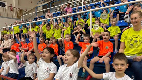 Wielkie emocje małych drużyn. Turniej przedszkolaków „Dziewiątka Cup”. ZDJĘCIA