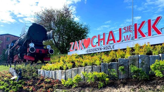 Wiosna rozkwita w sercu miasta. FILM