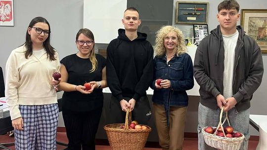 „Witaminka zamiast dymka!” – Żegluga świętowała Światowy Dzień Rzucania Palenia. ZDJĘCIA