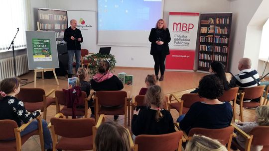 Wojciech Gil w bibliotece podzielił się swoją ogromną wiedzą o lesie