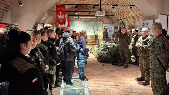 Wojsko wjechało do naszego muzeum. Tyle nowoczesnej broni tam jeszcze nie było. ZDJĘCIA