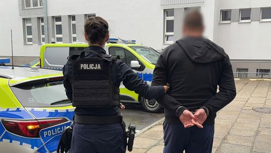 Wsiadł za kierownicę mimo dożywotniego zakazu. Usłyszał wyrok. WIDEO