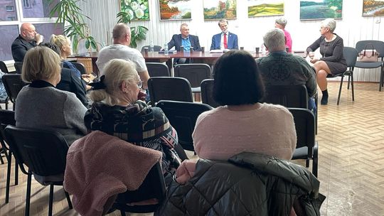 Wspólne dyskusje i planowanie inwestycji. ZDJĘCIA Wspólne dyskusje i planowanie inwestycji. ZDJĘCIA