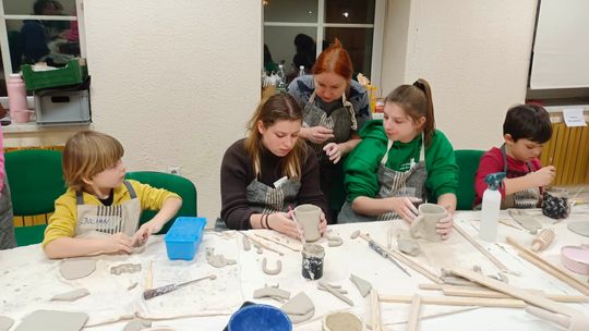 Wszyscy jesteśmy z jednej gliny. Warsztaty artystyczne w MOK