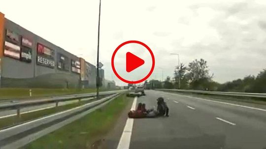 Wypadek na DK 40 w Kędzierzynie. Kierowca motocykla ratował się przed zderzeniem z mercedesem [WIDEO]