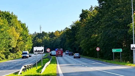 Wypadek na kędzierzyńskiej obwodnicy. Ranny kierowca "dostawczaka" trafił do szpitala