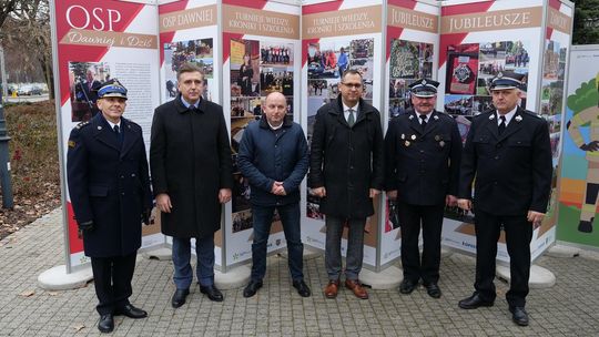 Wystawa poświęcona 100-leciu OSP stanęła na placu Wolności