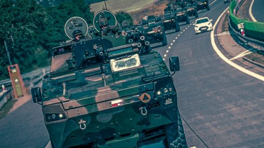 Wzmożony ruch pojazdów wojskowych na drogach. Apel do mieszkańców