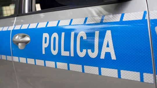 Agresywny 30‑latek wskoczył do rzeki w Sławięcicach. Wcześniej szamotał się na jezdni z drugim mężczyzną