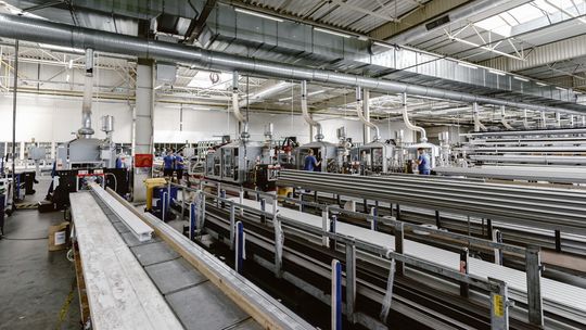 Z hali fabryki Eko-Okna S.A. ewakuowano pracowników. Siedem osób trafiło do szpitala