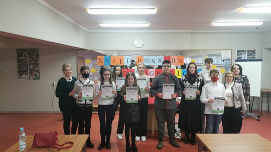 Z pisownią i interpunkcją języka polskiego radzą sobie znakomicie