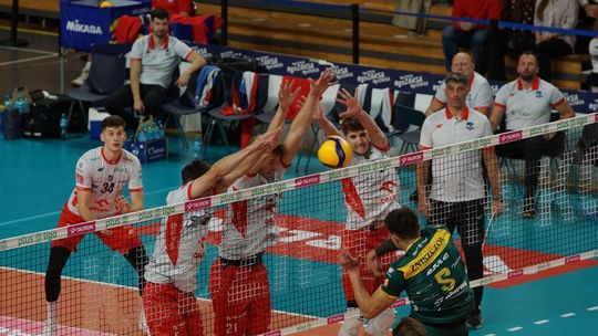 Zacięty mecz ZAKSY Kędzierzyn-Koźle z Wartą Zawiercie. ZDJĘCIA