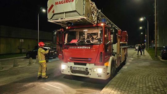 Zagroził, że skoczy z dachu. Szukali go w całym mieście