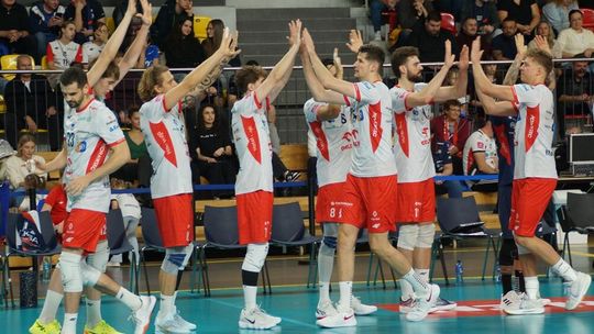 ZAKSA Kędzierzyn-Koźle pokonała Wartę Zawiercie i wygrała Memoriał Arkadiusza Gołasia ZAKSA Kędzierzyn-Koźle pokonała Wartę Zawiercie i wygrała Memoriał Arkadiusza Gołasia