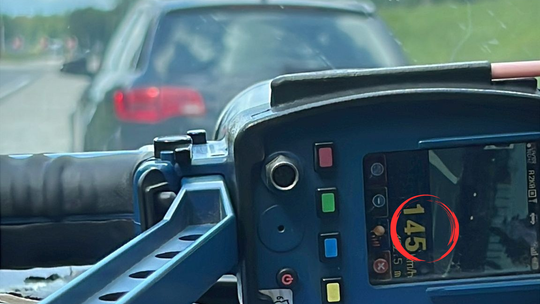 Zamiast 90 jechał 145 km/h. Stracił prawo jazdy, dostał 13 punktów karnych i 1500 zł mandatu