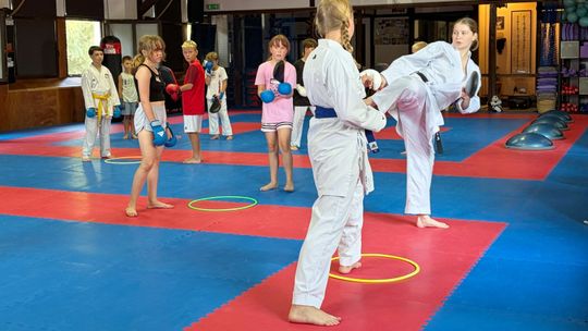 Zamiast kąpielówek – kimono i pierwsze kroki w sztukach walki