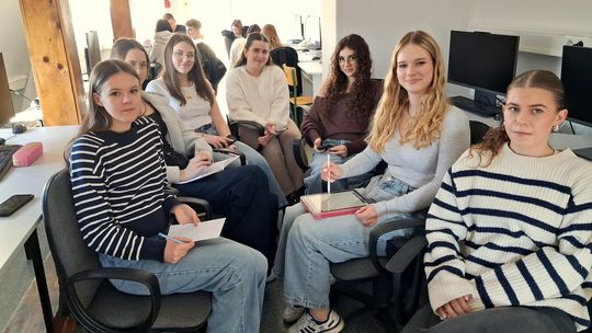 Zanim polecą na praktyki do słonecznej Grecji, szlifują angielski Zanim polecą na praktyki do słonecznej Grecji, szlifują angielski