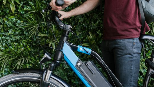 Zastanawiasz się nad rowerem elektrycznym? Sprawdź, dlaczego warto go mieć