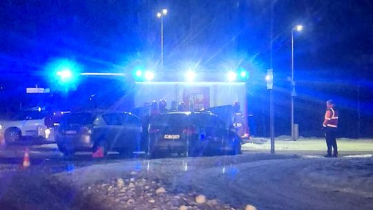 Zderzenie dwóch aut na os. Azoty. Mandat i 10 punktów karnych