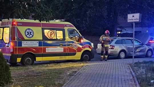 Zderzenie dwóch samochodów osobowych na alei Jana Pawła II Zderzenie dwóch samochodów osobowych na alei Jana Pawła II