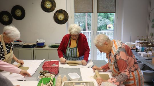 Zdolni ci nasi seniorzy. Najpierw praca, potem świętowanie. ZDJĘCIA
