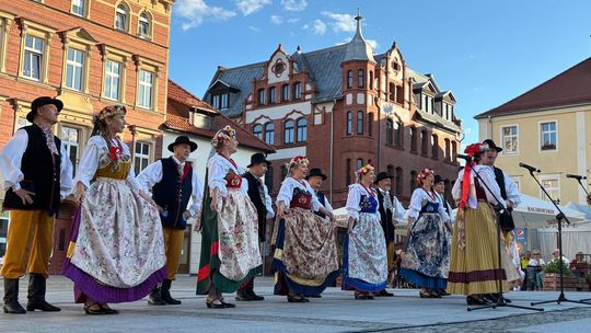 Zespół Pieśni i Tańca „Komorno” stworzył widowisko pełne energii, rytmu i emocji. ZDJĘCIA