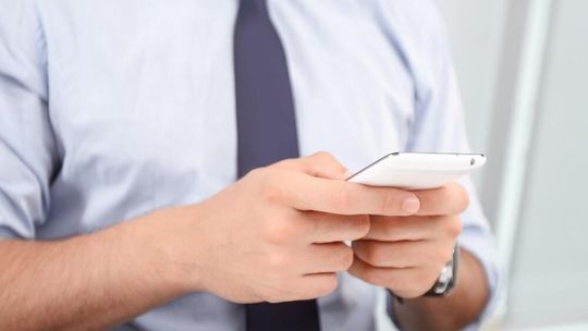 Zmiana operatora komórkowego – na co warto zwrócić uwagę?