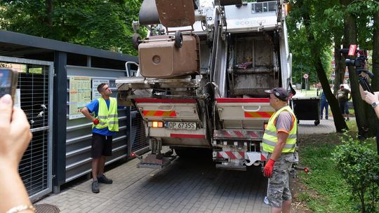 Związek Międzygminny "Czysty Region" stawia na śmieciarki dwukomorowe
