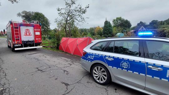 Zwłoki mężczyzny odnalezione w rejonie ulicy Gliwickiej w Kędzierzynie-Koźlu. ZDJĘCIA