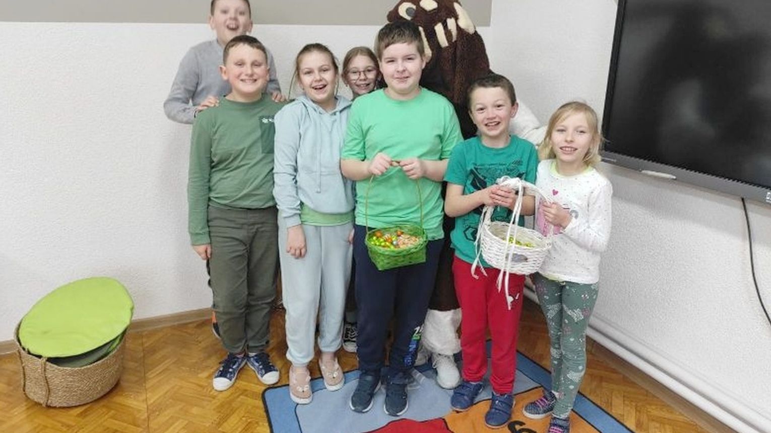 Śpiewająco witali wiosnę. Mieli też nietypowego gościa. ZDJĘCIA