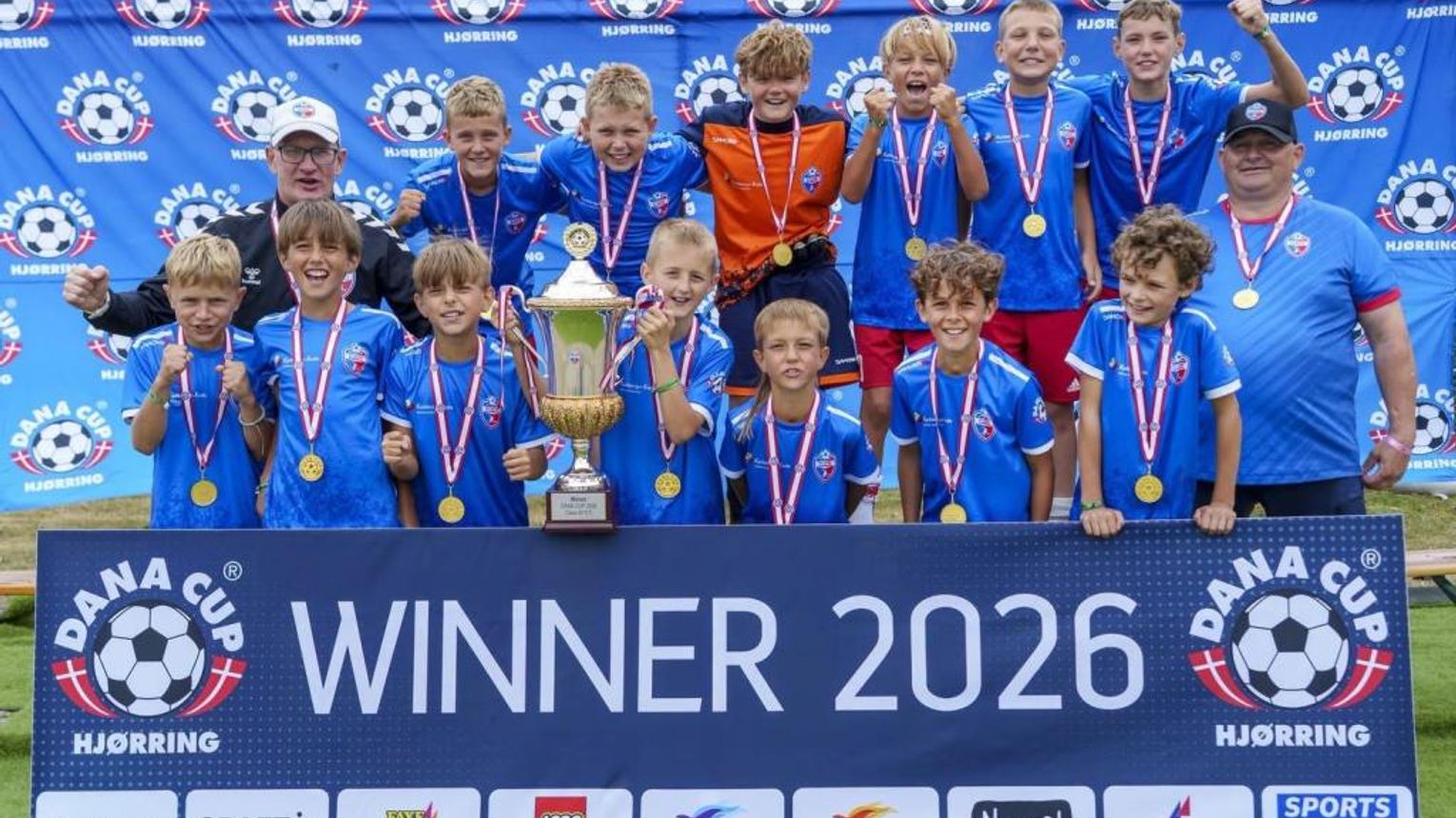 To oni zwyciężyli w finale międzynarodowego turnieju piłkarskiego. ZDJĘCIA