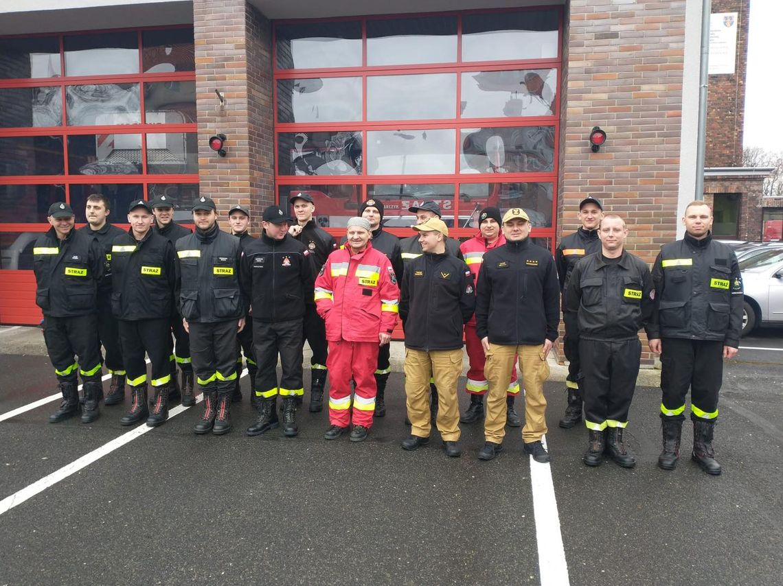 16 strażaków uzyskało uprawnienia do kierowania działaniami
