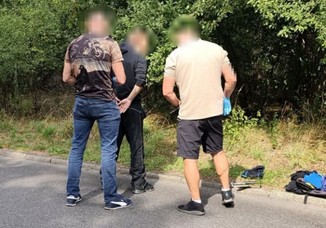 19-latek podejrzewany o zabójstwo Diany miał przy sobie nóż i młotek. To mieszkaniec naszego powiatu 19-latek podejrzewany o zabójstwo Diany miał przy sobie nóż i młotek. To mieszkaniec naszego powiatu