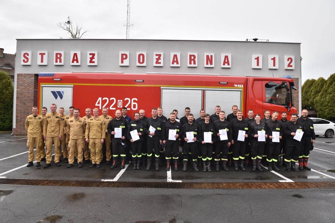 22 strażaków ochotników z powiatu kędzierzyńsko-kozielskiego zdobyło nowe uprawnienia