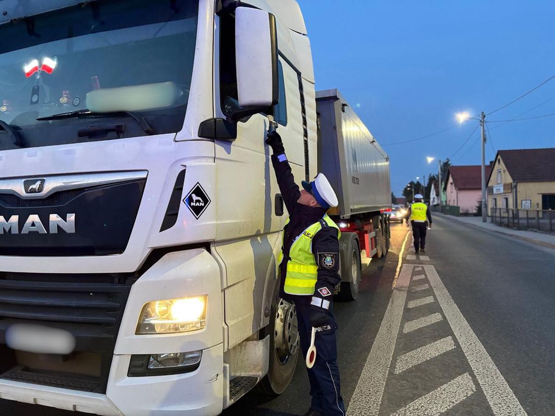 37-letni kierowca ciężarowego mana wydmuchał ponad pół promila alkoholu 37-letni kierowca ciężarowego mana wydmuchał ponad pół promila alkoholu