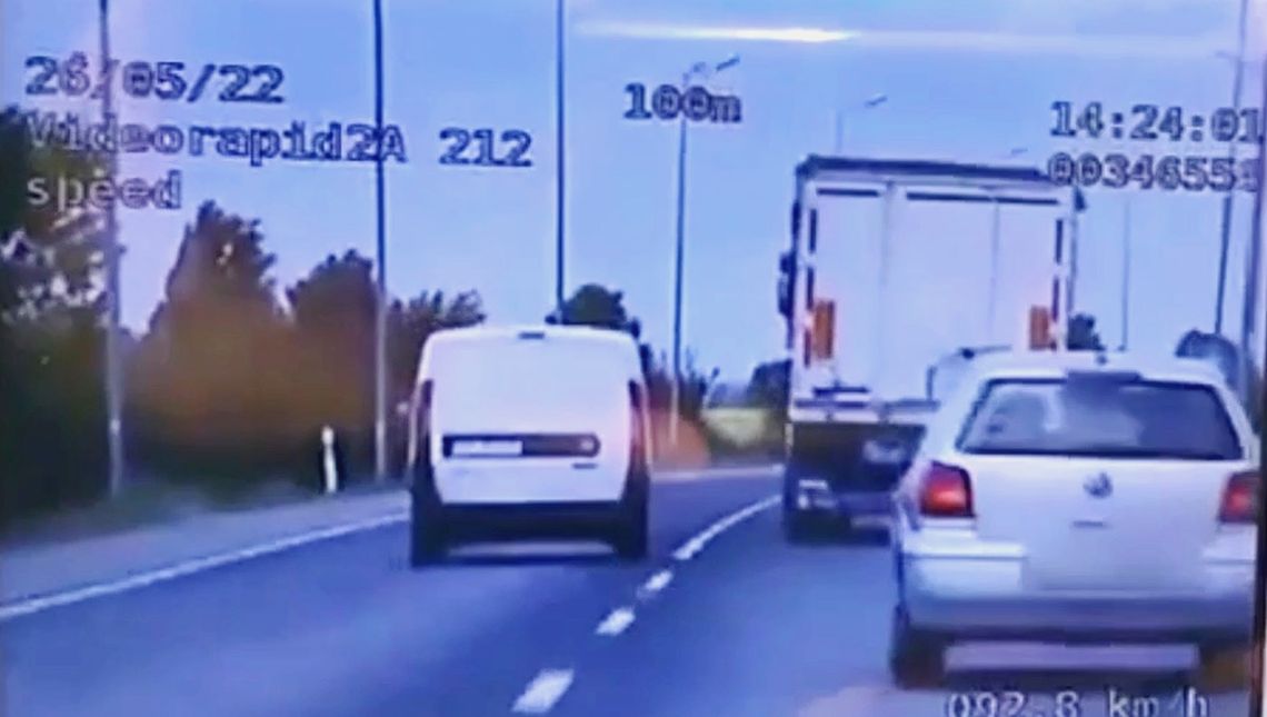 72-letni kierowca cudem uniknął czołówki z ciężarówką. FILM