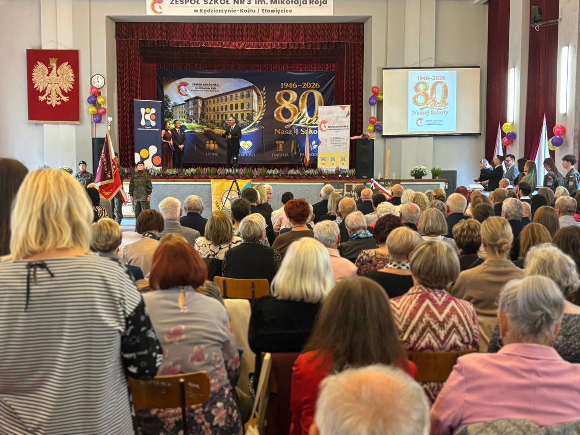 80 lat historii, tysiące wspomnień. Wielki jubileusz szkoły w Sławięcicach. ZDJĘCIA 80 lat historii, tysiące wspomnień. Wielki jubileusz szkoły w Sławięcicach. ZDJĘCIA