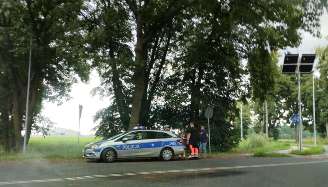 85-letnia rowerzystka doprowadziła do kolizji będąc po spożyciu alkoholu. Dostała dwa mandaty