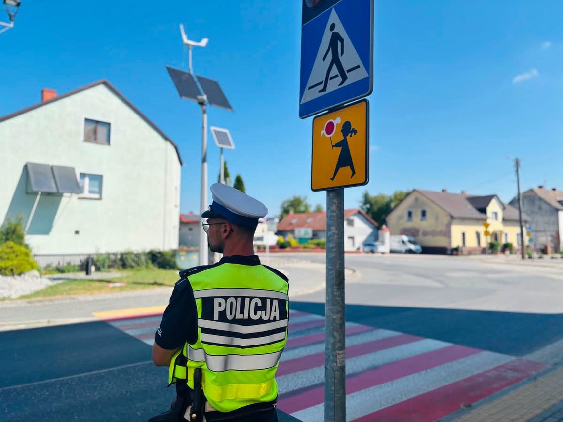 Akcja „Bezpieczny pieszy” na drogach powiatu kędzierzyńsko-kozielskiego Akcja „Bezpieczny pieszy” na drogach powiatu kędzierzyńsko-kozielskiego