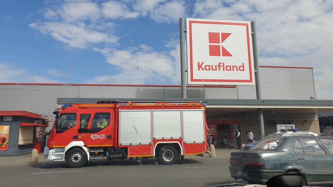 Alarm pożarowy w markecie Kaufland