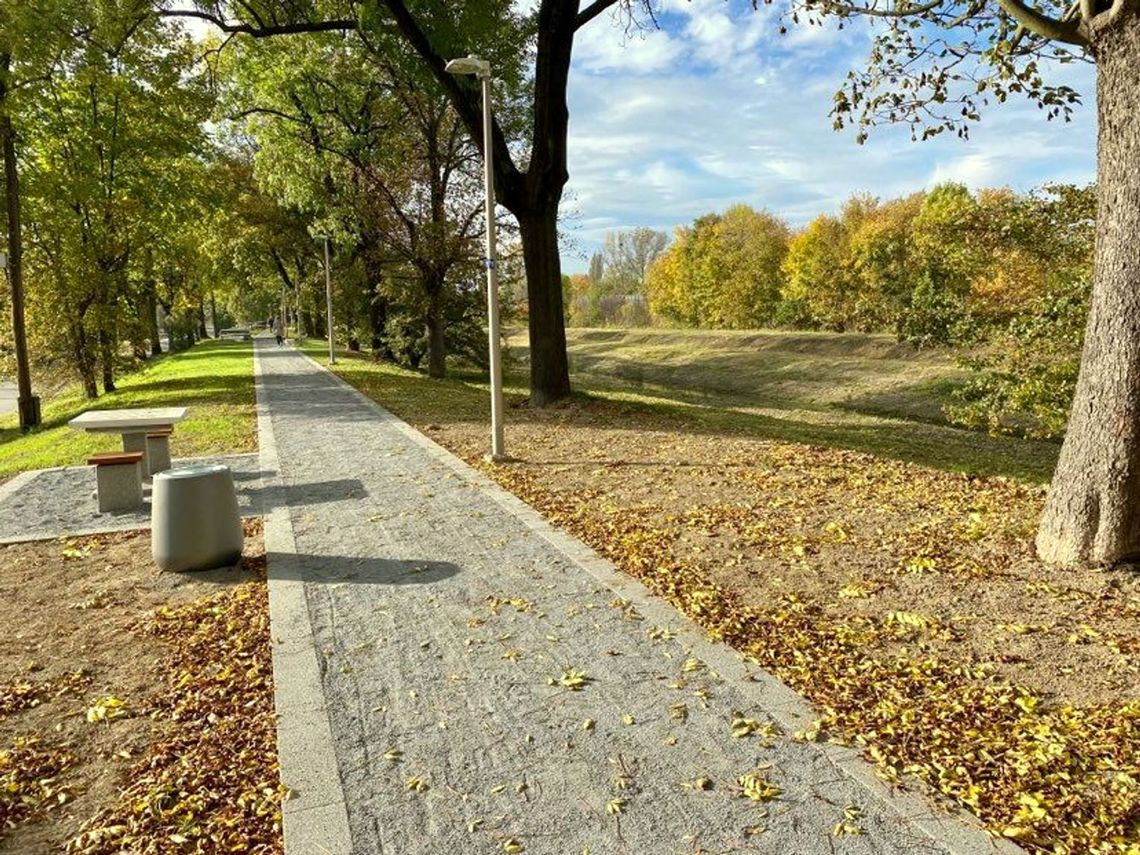 Alejka wzdłuż Kanału Kłodnickiego do dyspozycji mieszkańców. ZDJĘCIA Alejka wzdłuż Kanału Kłodnickiego do dyspozycji mieszkańców. ZDJĘCIA