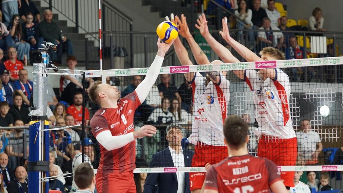 ZAKSA pokonała Resovię w Rzeszowie i jest bliżej piątego miejsca