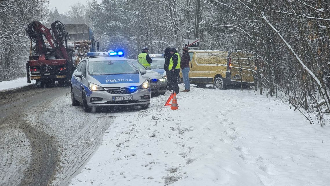 Aż 15 zdarzeń drogowych jednego dnia na drogach naszego powiatu